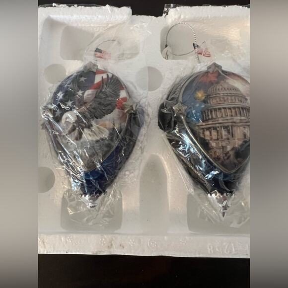 THE BRANFORD EDITIONS SET OF TWO HEIRLOOM GLASS ORNAMENTS NEW - Picture 1 of 10
